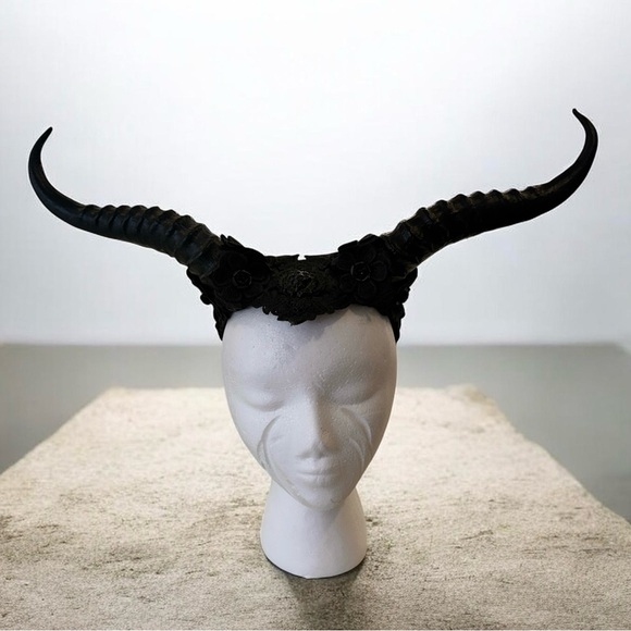 Accessories - Black Gothic long horns with lace detail - Women Accessories